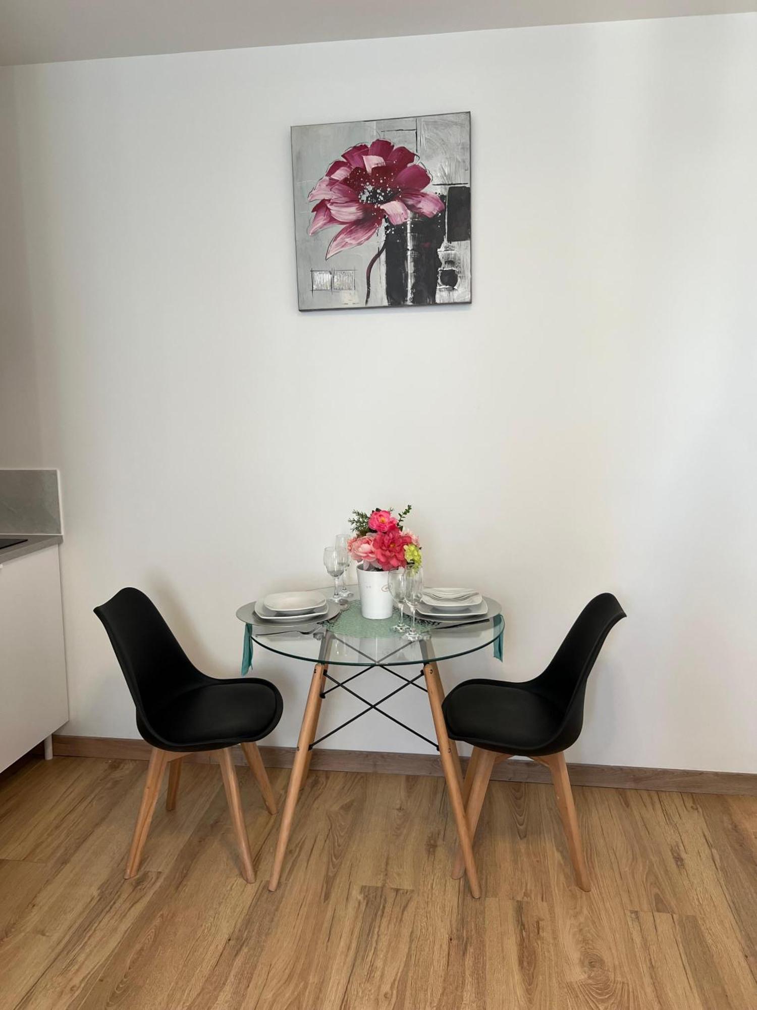 Therezass Apartment Calais