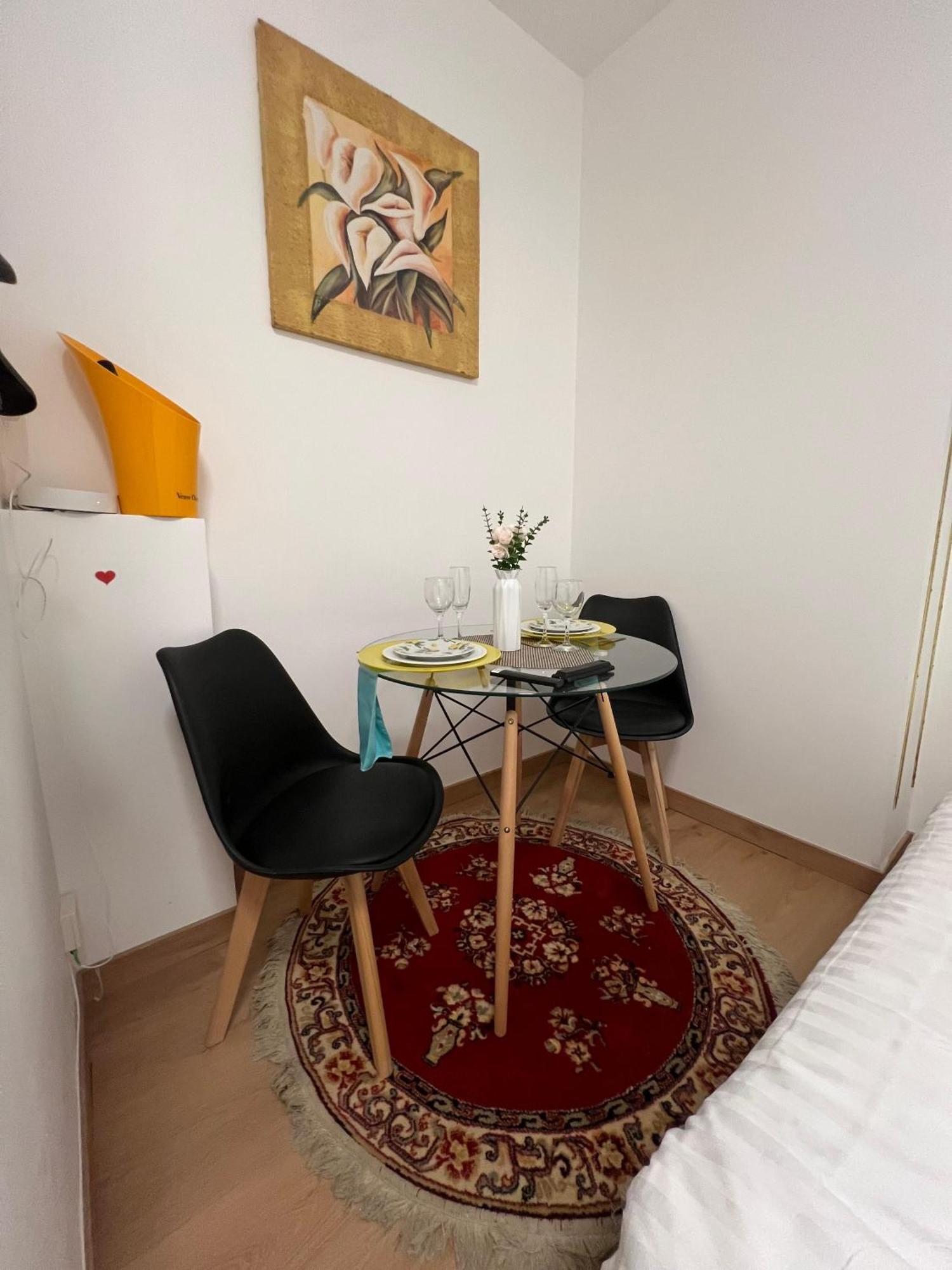 Therezass Apartment Calais